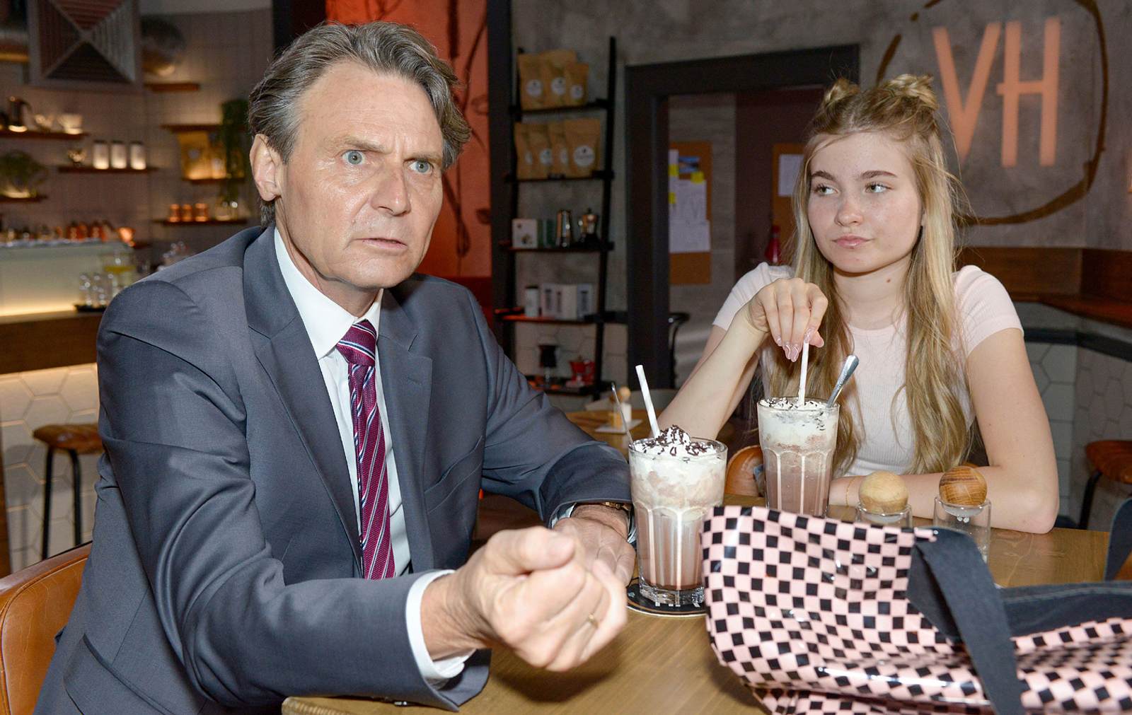 GZSZ-Schock: Das passiert jetzt mit Johannas Nacktbildern