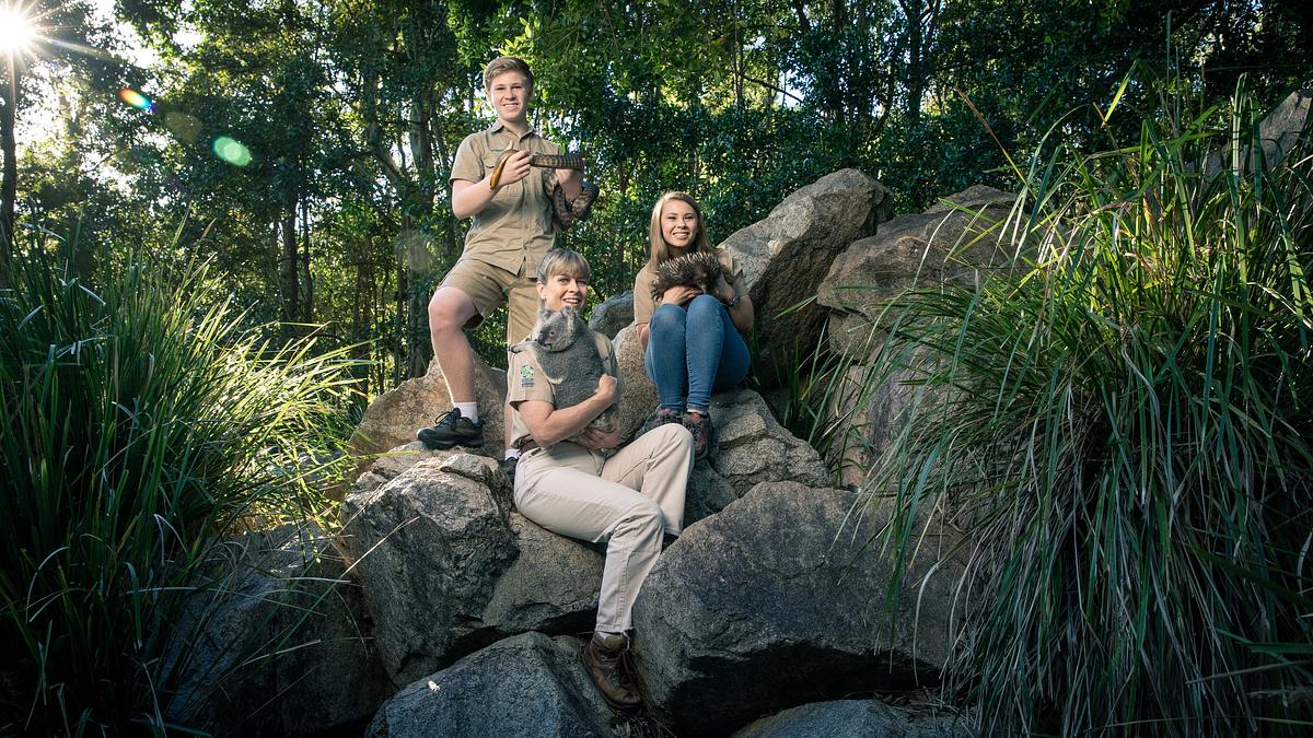 die irwins - crocodile hunter family