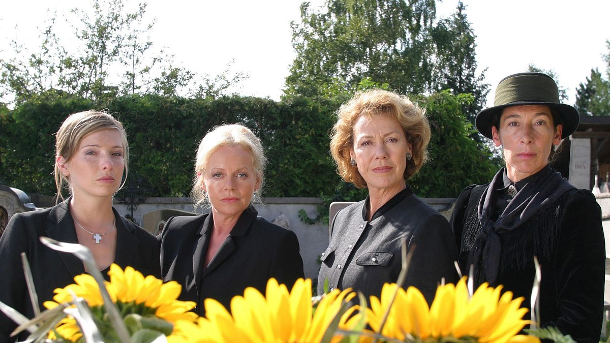 vier frauen und ein todesfall