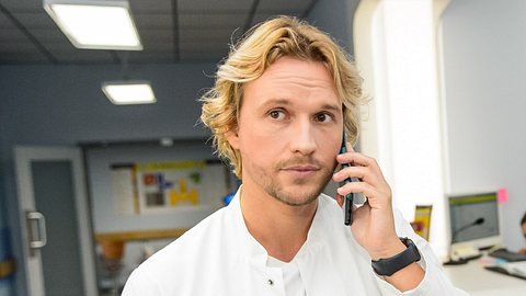 finn-awz-hiobsbotschaft. - Foto: RTL / Julia Feldhagen