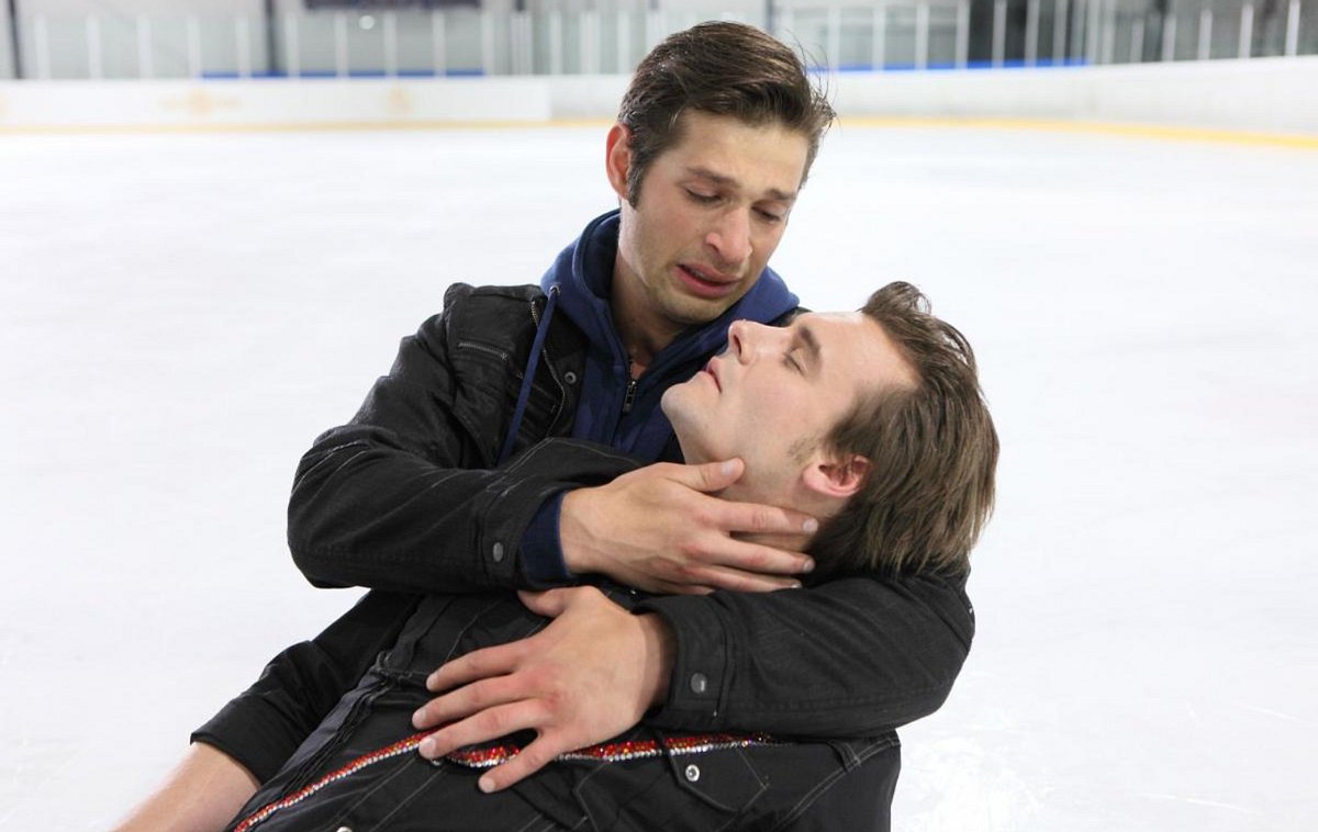 awz-roman-dennis1