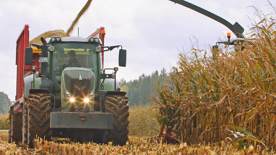 hightech auf dem acker - einsatz für die ernte-giganten