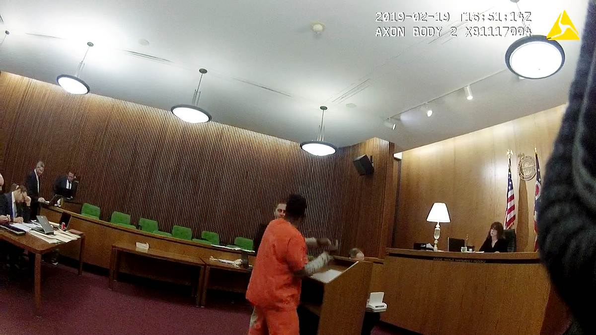 court cam - auf der anklagebank