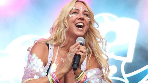 Loona bei einem Auftritt - Foto: IMAGO / Becker&Bredel