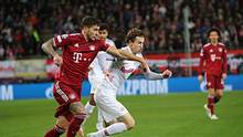 Hernandez vom FC Bayern München und Aaronson vom FC Salzburg kämpfen in der Champion League um den Ball - Foto: Sammy Minkoff/imago images