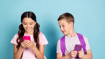 Handy für Kinder - Foto: iStoc/ Deagreez