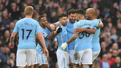 Manchester City freut sich über ein Tor; das Spiel gegen Atletico Madrid gibt es im Stream nur bei DAZN zu sehen - Foto: Dave Howarth/imago