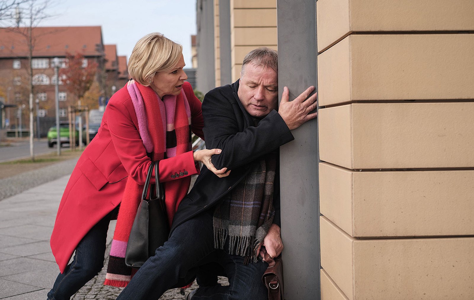 In aller Freundschaft: Dr. Roland Heilmann hat mysteriöse Krankheit!