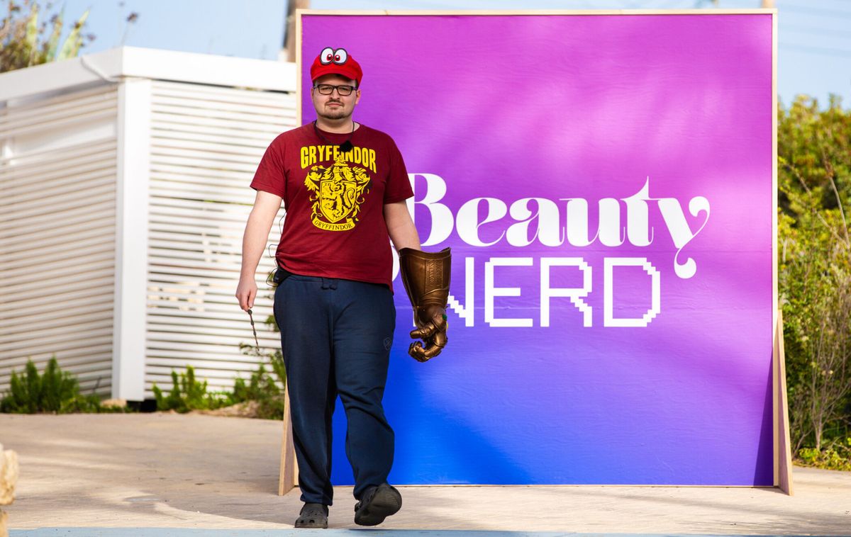Dominik Beauty and the Nerd
