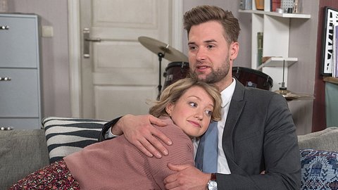 „Rote Rosen“: Sara und Simon trennen sich - dieses Mal für immer! - Foto: ARD/Nicole Manthey
