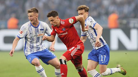 Der HSV und Hertha BSC in der Relegation, die du hier live und kosten im streamen kannst - Foto: Martin Rose/Getty Images