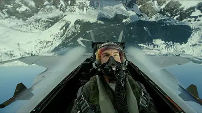 Tom Cruise im Cockpit - Foto: IMAGO / ZUMA Wire