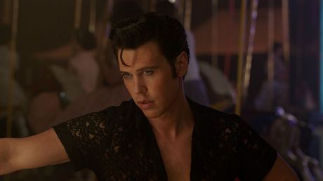 „Elvis“-Darsteller Austin Butler: - Foto: Warner Bros.