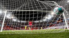 Der Ball in der Bundesliga rollt wieder; alles zum Start der ersten Liga und wo du die Spiele streamen kannst - Foto: MARTIN MEISSNER/getty images