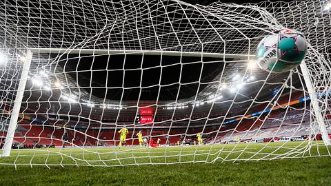 Der Ball in der Bundesliga rollt wieder; alles zum Start der ersten Liga und wo du die Spiele streamen kannst - Foto: MARTIN MEISSNER/getty images