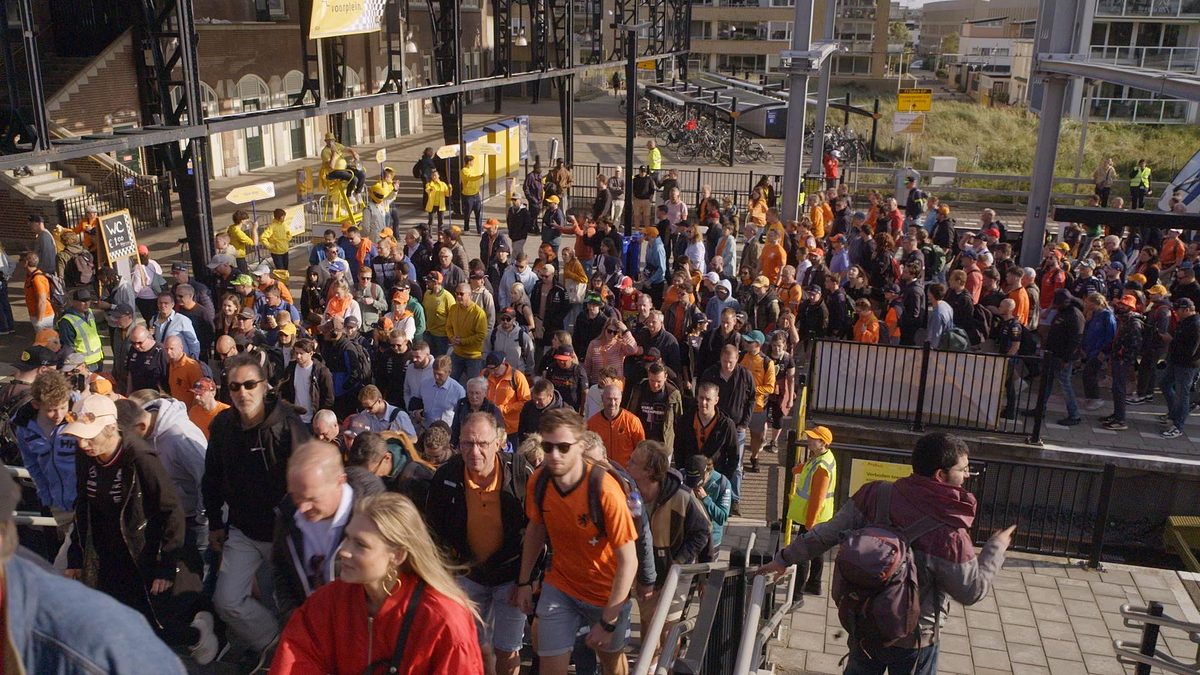 amsterdam central: alltag am mega-bahnhof