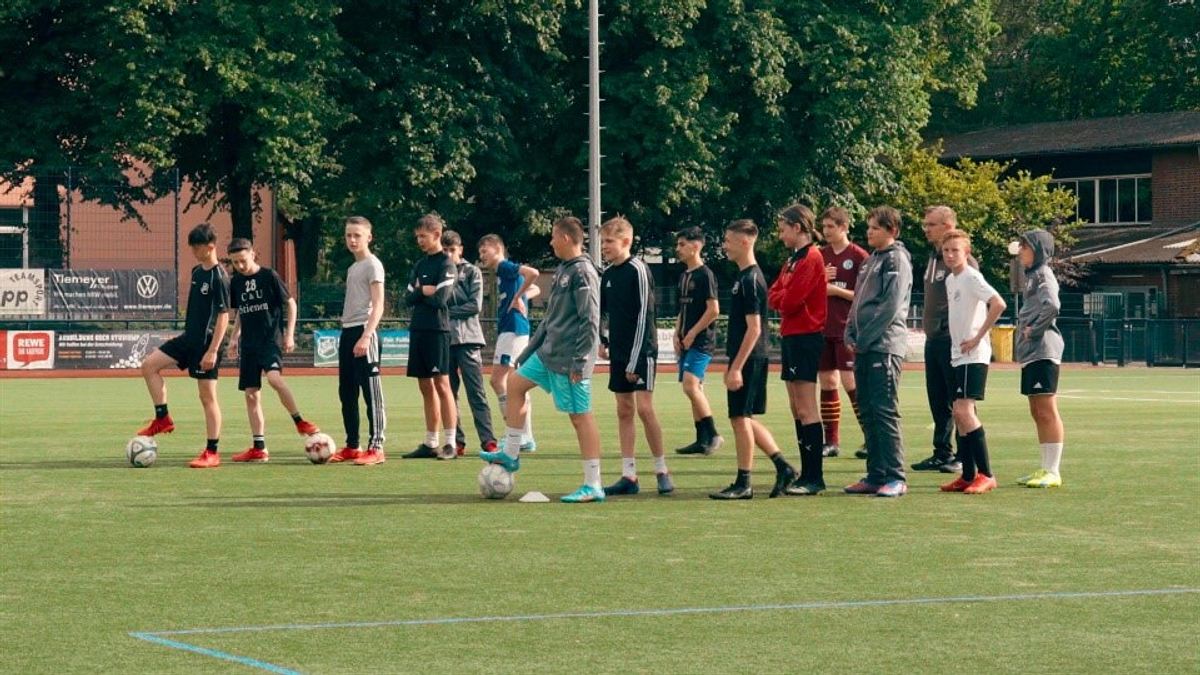 kicken wie ein mädchen