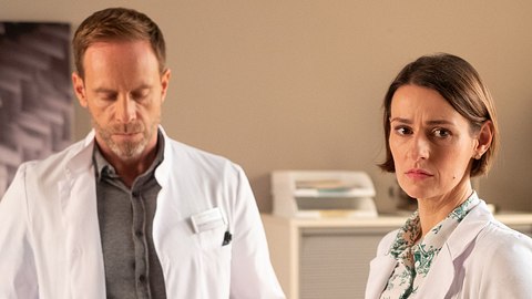 In aller Freundschaft: So dramatisch wird die Rückkehr von Maria Weber! - Foto: MDR/Saxonia Media/Robert Strehler