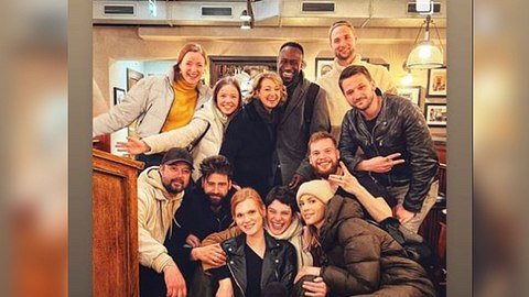 Trotz Rote Rosen-Sommerpause: Erste Folge früher sehen! - Foto: Instagram/Rote Rosen/Leonie Beuthner