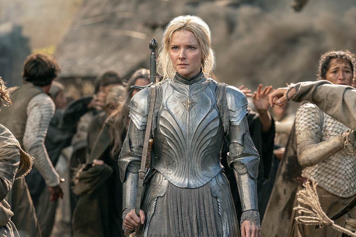 Morfydd Clark als Galadriel in Die Ringe der Macht