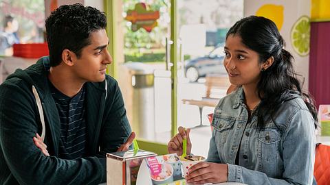 Netflix: So geht’s in Staffel 4 von “Noch nie in meinem Leben…“ weiter - Foto: Netflix