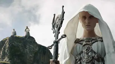Ringe der Macht drei mysteriöse Kapuzenträgerinnen - Foto: Amazon Prime Video