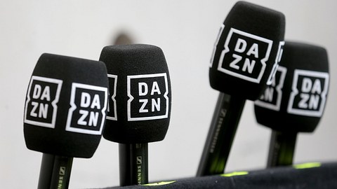 Fußball im live Stream und TV: Jetzt beim DAZN-Sonderangebot zuschlagen! - Foto: Getty Images / DeFodi Images