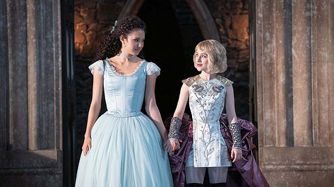 The School For Good And Evil-Sophie: Ist Sophia Anne Caruso vergeben? - Foto: Helen Sloan SMPSP / NETFLIX