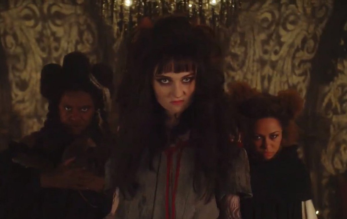The School Für Good And Evil-Hester: Wen liebt Freya Parks privat?