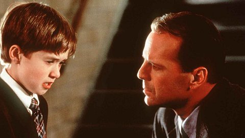 The Sixth Sense mit Haley Joel Osment und Bruce Willis - Foto: IMAGO / United Archives