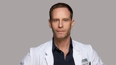 In aller Freundschaft-Kai: Neuer Job für Julian Weigend! - Foto: MDR/Saxonia Media/Rudolf Wernicke