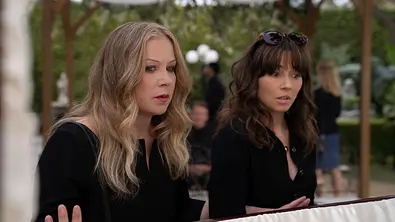 „Dead to Me“ Staffel 4: Darum wird die Netflix-Serie nicht fortgesetzt! - Foto: Netflix
