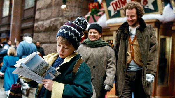 „Kevin Allein zu Haus“: So schlimm nahm dieser Stunt Joe Pesci mit - Foto: IMAGO / Allstar