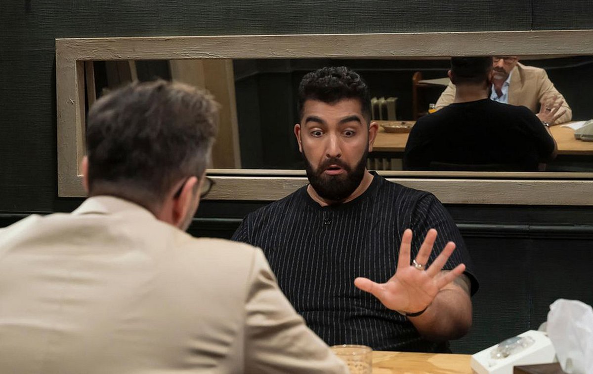 „Chez Krömer“: Faisal Kawusi und Kurt Krömer schlagen sich fast die Köpfe ein.