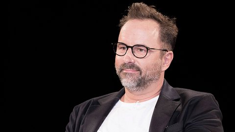 Chez Krömer abgesetzt! Gibt es einen Zusammenhang mit Kurt Krömers Streit mit Faisal Kawusi? - Foto: IMAGO / Stefan Schmidbauer