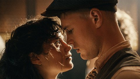 Wie geht es in Staffel 2 von Haus der Träume mit Vicky Maler (Naemi Florez) und Harry Grünberg (Ludwig Simon) weiter - Foto: RTL+