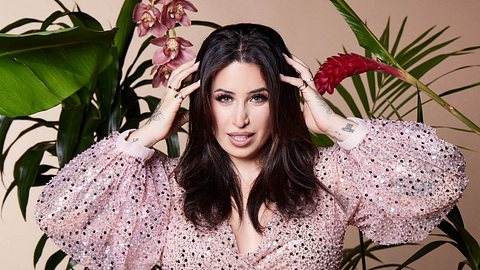 Jolina Mennen zieht 2023 ins Dschungelcamp! - Foto: RTL