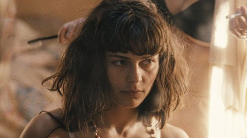Vicky Maler (Naemi Florez) in Haus der Träume! - Foto: RTL+