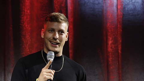 Sonne und Beton: Trailer zur Felix Lobrecht-Verfilmung - Foto: IMAGO / Eventpress