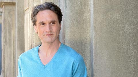 Oliver Franck spielt Martin Ahrens - Foto: RTL / Rolf Baumgartner