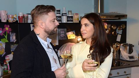 GZSZ - John und Laura - Foto: RTL / Rolf Baumgartner