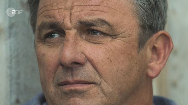 Der Bergdoktor: Martin muss schockiert anhören, was Hans ihm vorwirft - Foto: Screenshot/ZDF