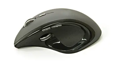 ergonomische maus - Foto: iStock/microstocker