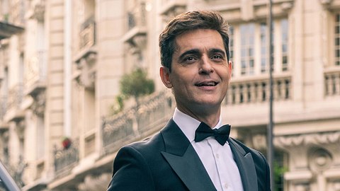 Berlin-Darsteller Pedro Alonso im neuen Haus des Geldes-Spin-Off - Foto: TAMARA ARRANZ/NETFLIX © 2022