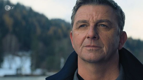 Der Bergdoktor-Staffel 17: Bleibt Martin in Ellmau oder geht er nach New York? - Foto: Screenshot/ZDF