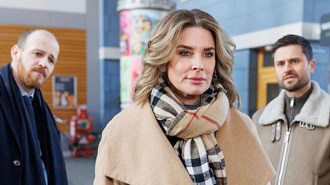 „Unter Uns“-Vorschau: Eva wird von DIESEM Comeback aus der Bahn geworfen - Foto: RTL / Stefan Behrens