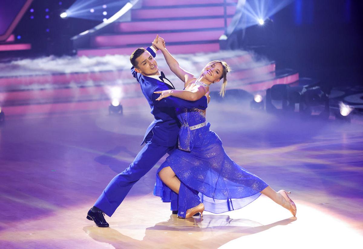 Let's Dance: Julia Beautx