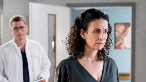 In aller Freundschaft - Die jungen Ärzte: Leyla sagt Rückkehr ab! - Foto: ARD/Jens Ulrich Koch