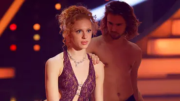Bei Lets Dance sieht man Anna Ermakova nur mit Valentin Lusin oder anderen Tänzern, doch hat sie einen Freund? - Foto: IMAGO / Panama Pictures
