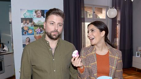 GZSZ: John und Laura - Foto: RTL / Rolf Baumgartner
